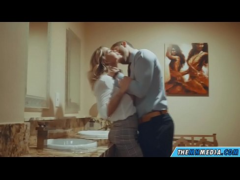 ❤️ Kui rinnakas blondiin võrgutab sind avalikus tualettruumis Porno vk at et.teatroporno.ru ❌️